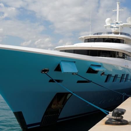 Гібралтар продасть на аукціоні конфісковану російську супер'яхту Axioma вартістю $75 млн
