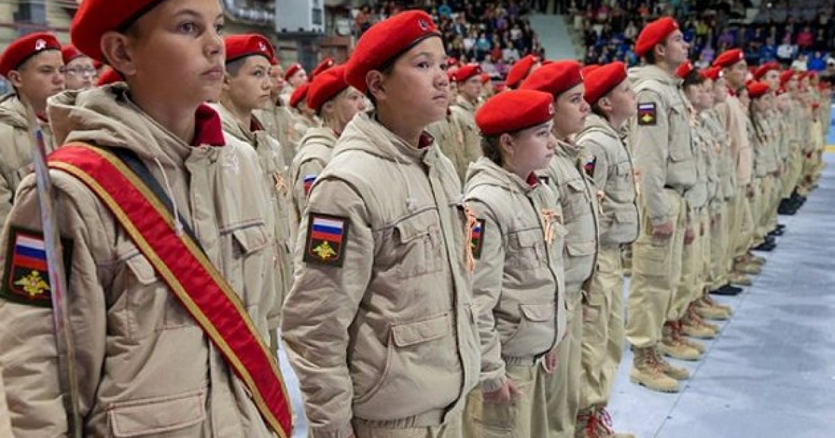 На Луганщині росіяни починають готувати до війни дітей