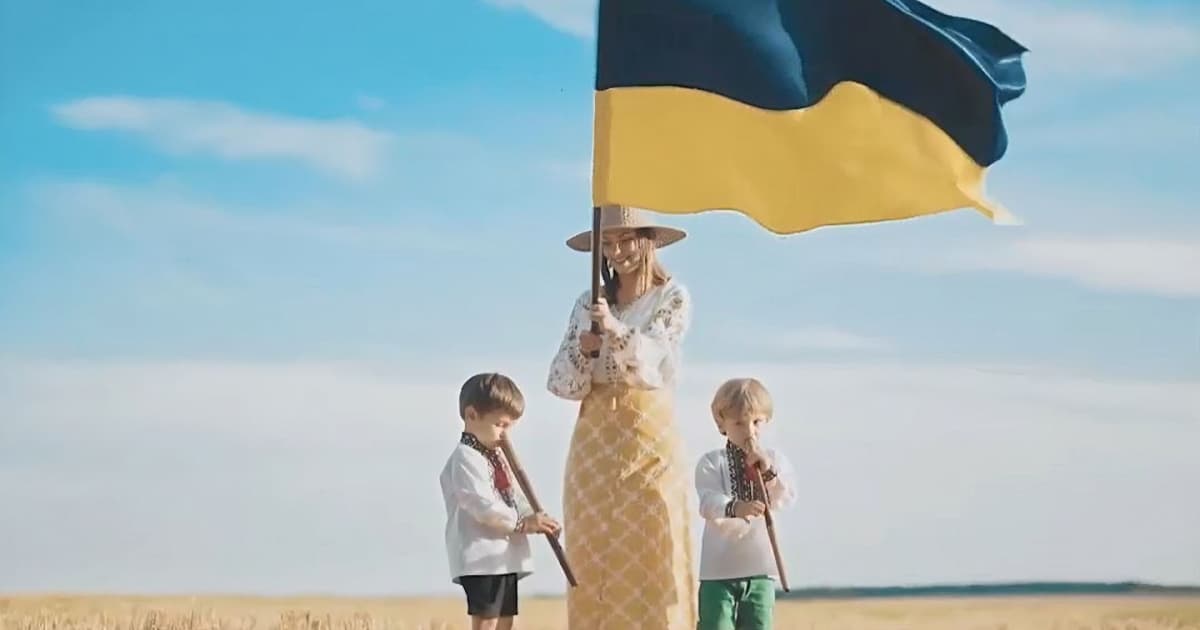 Синьо-жовтий прапор України знову замайорить там, де його дім, там, де він має бути по праву: в усіх тимчасово окупованих містах та селах України — Зеленський