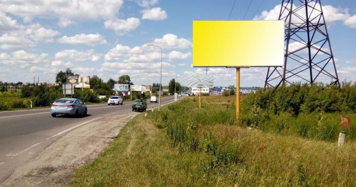 Кабмін пропонує заборонити рекламні щити вздовж доріг