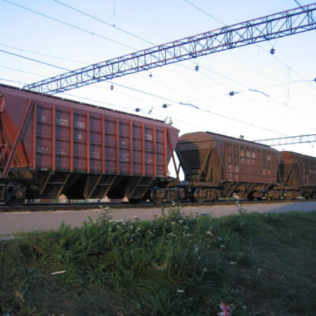 На Тернопільщині з рейок зійшли вантажні вагони, рух всіх поїздів львівського напрямку тимчасово обмежено