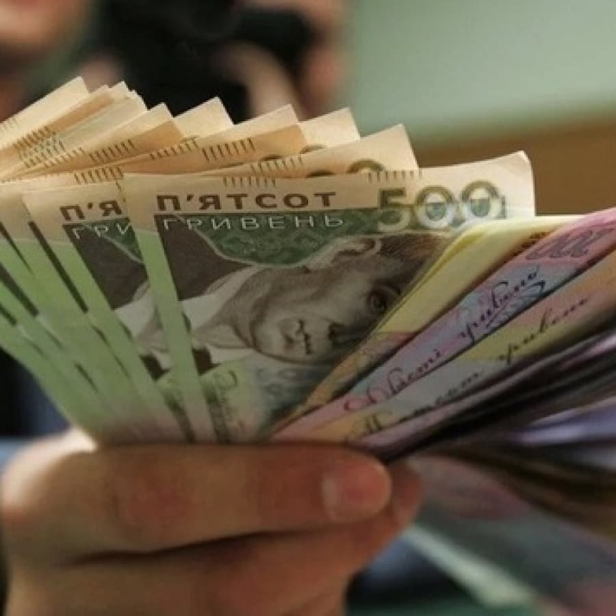З 5 вересня у Латвії українці зможуть обміняти готівкову гривню на євро