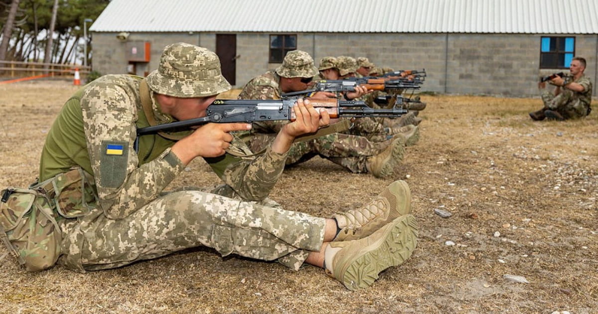 Велика Британія розширить програму навчання українських військових з трьох до п’яти тижнів