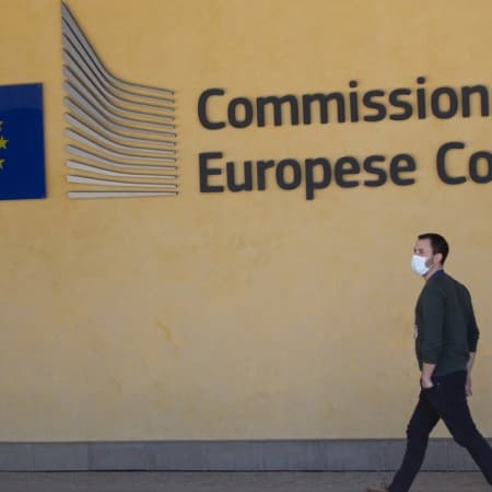 Рада ЄС остаточно ухвалила рішення щодо призупинення спрощеного візового режиму з Росією