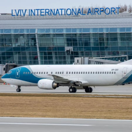 Міжнародний аеропорт «Львів» може стати першим летовищем, яке відновить роботу в Україні — міністр інфраструктури