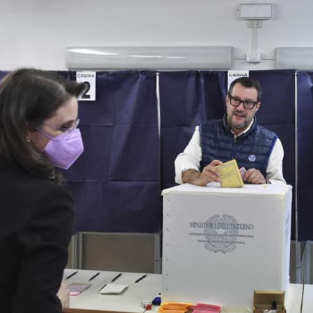 В Італії почалися дострокові парламентські вибори