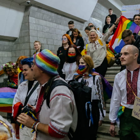 Хода в метрополітені, вшанування загиблих та перформанс про шлюби для ЛГБТ+ людей: у Харкові завершився ХарківПрайд