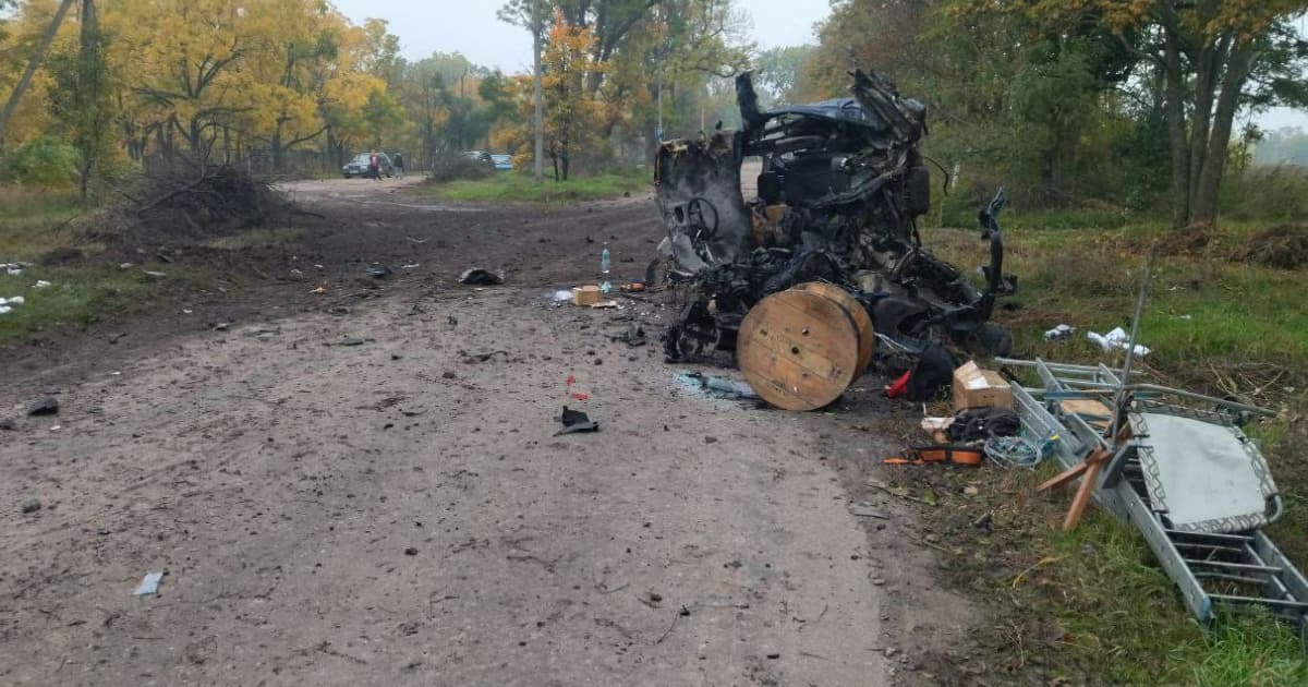 In Sumy region, a car of Ukrtelecom communication workers exploded on a Russian mine: there were four people  in the car