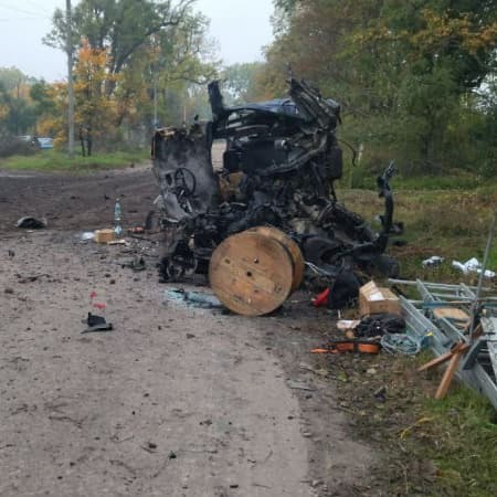 In Sumy region, a car of Ukrtelecom communication workers exploded on a Russian mine: there were four people  in the car