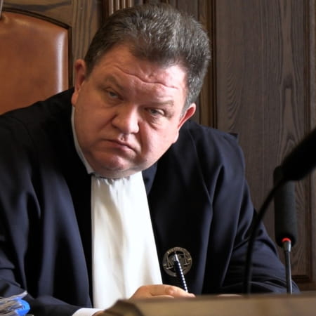 На сайті Офісу Президента створили петицію щодо перевірки наявності російського громадянства у судді Богдана Львова