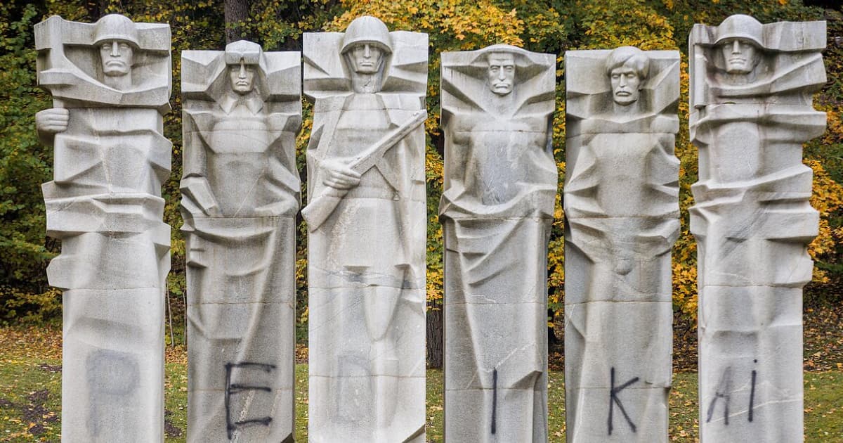 Литва відклала демонтаж радянського пам’ятника через скарги росіян до Комітету ООН з прав людини