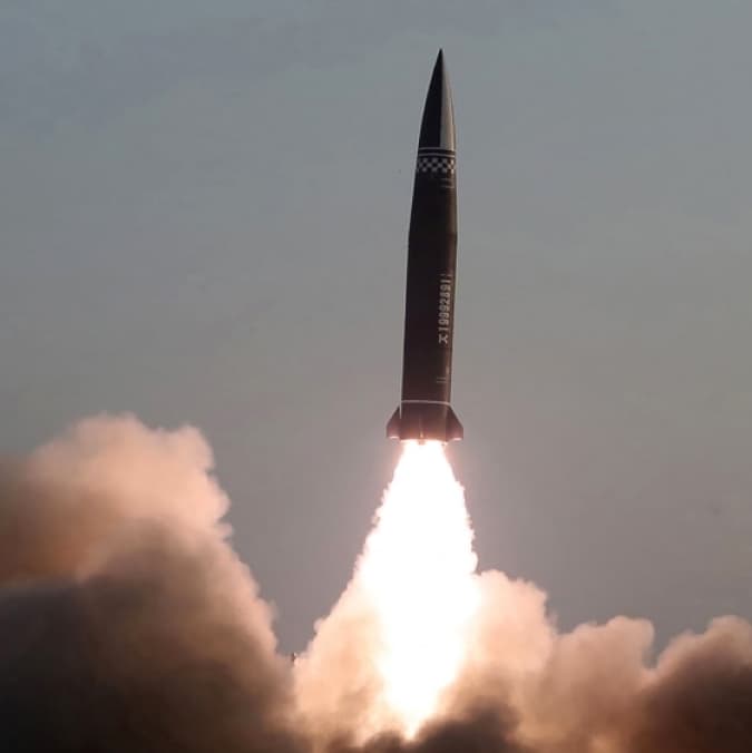 Північна Корея вкотре запустила дві балістичні ракети у бік Японії