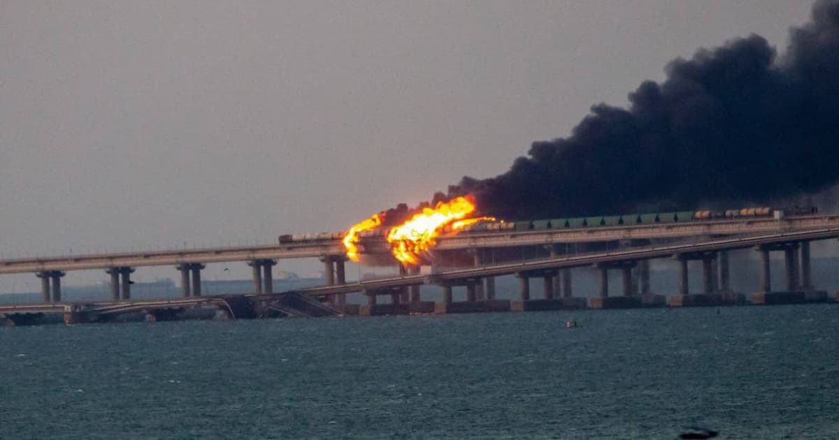 У тимчасово окупованому Криму пожежа на Кримському мосту