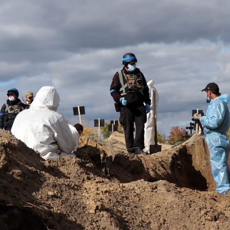 У Лимані завершили ексгумацію тіл із масового поховання військових ЗСУ