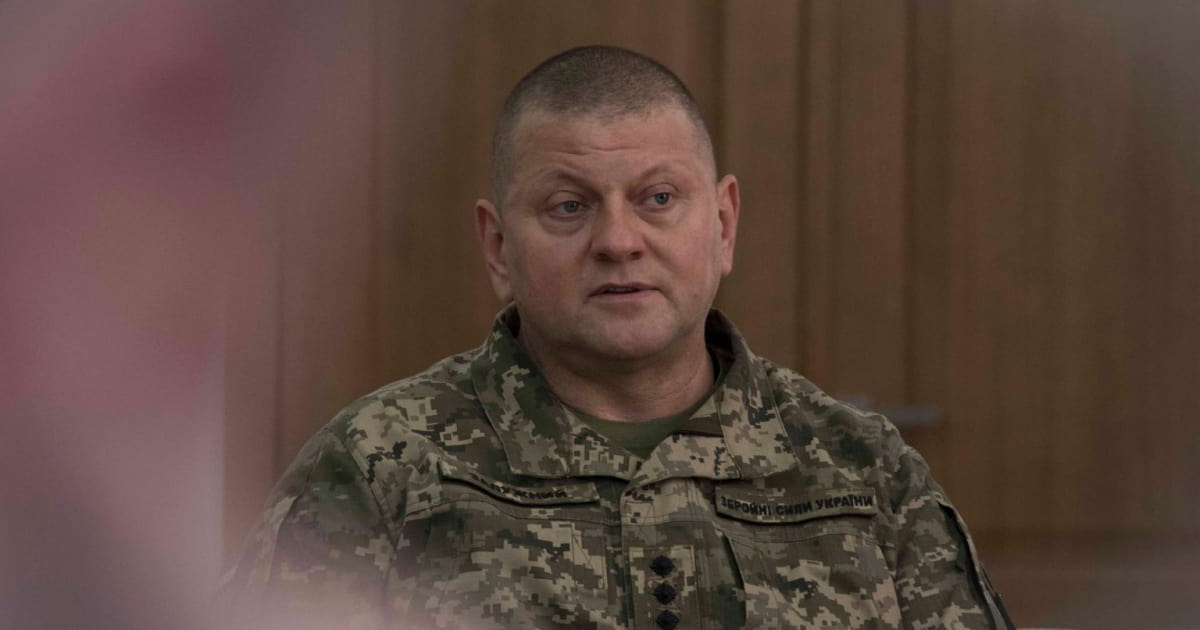 Валерій Залужний провів розмову з генералом Крістофером Каволі