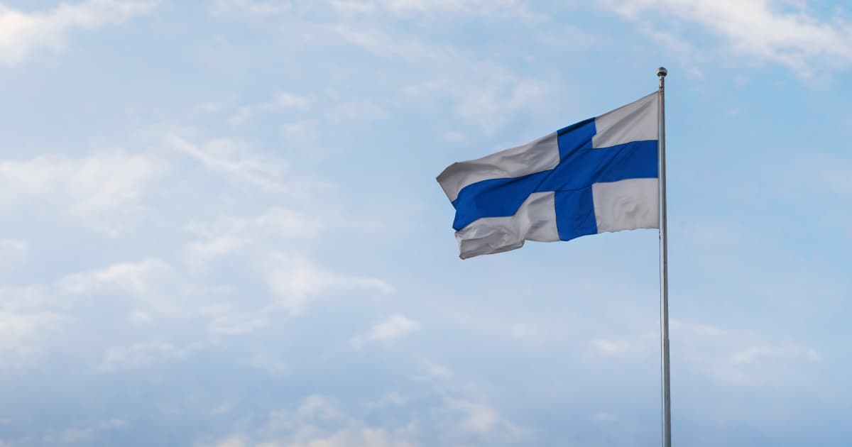 The Ministry of Defence of Finland  banned a Russian citizen from buying real estate in the country for the first time, the public broadcaster of Finland