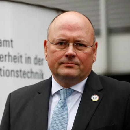 Главу відділу кібербезпеки Німеччини звільнили через повідомлення про зв'язки з РФ