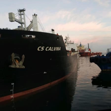 З українських портів вийшли шість суден з агропродукцією