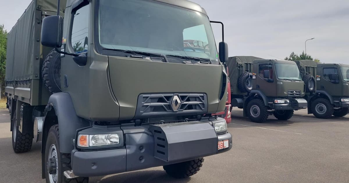 ЄС надав українським військовим партію вантажних автомобілів