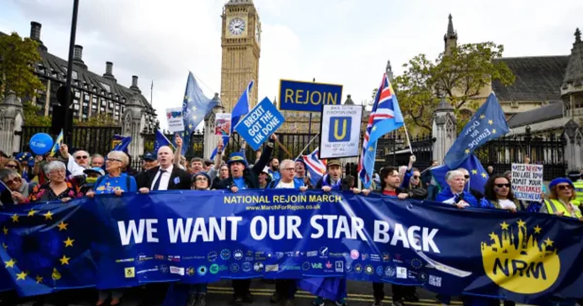 22 жовтня у Великій Британії тисячі людей вийшли на марш за повернення в ЄС