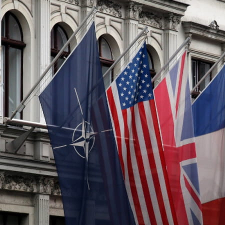 Міністри закордонних справ Франції, Великої Британії та США засудили заяву Росії щодо використання «брудної бомби» українцями