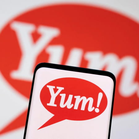 Компанія «Yum! Brands», яка володіє мережею KFC, остаточно йде з Росії