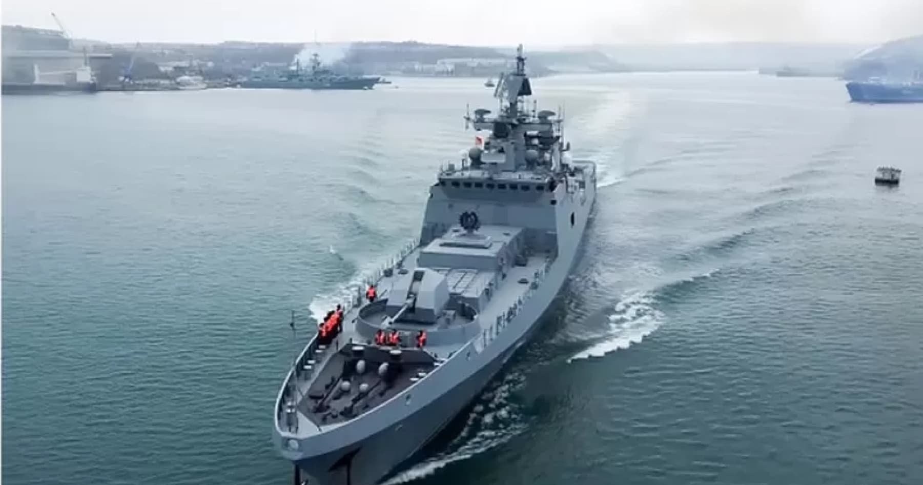 Російський флот відновлює свою базу у затоці Балаклава у тимчасово окупованому Криму