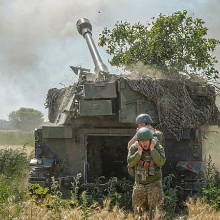 ЗСУ успішно знищують російські танки, склади з боєприпасами та особовий склад росіян на Луганщині