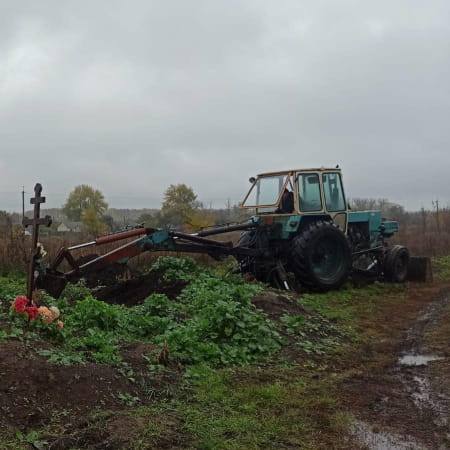 Exhumation of bodies at mass grave of Ukrainian military started in the Kharkiv region