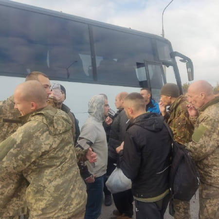 Ukraine returns 52 people from Russian captivity