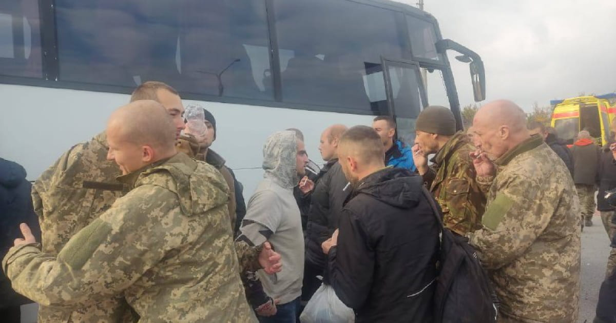 Ukraine returns 52 people from Russian captivity
