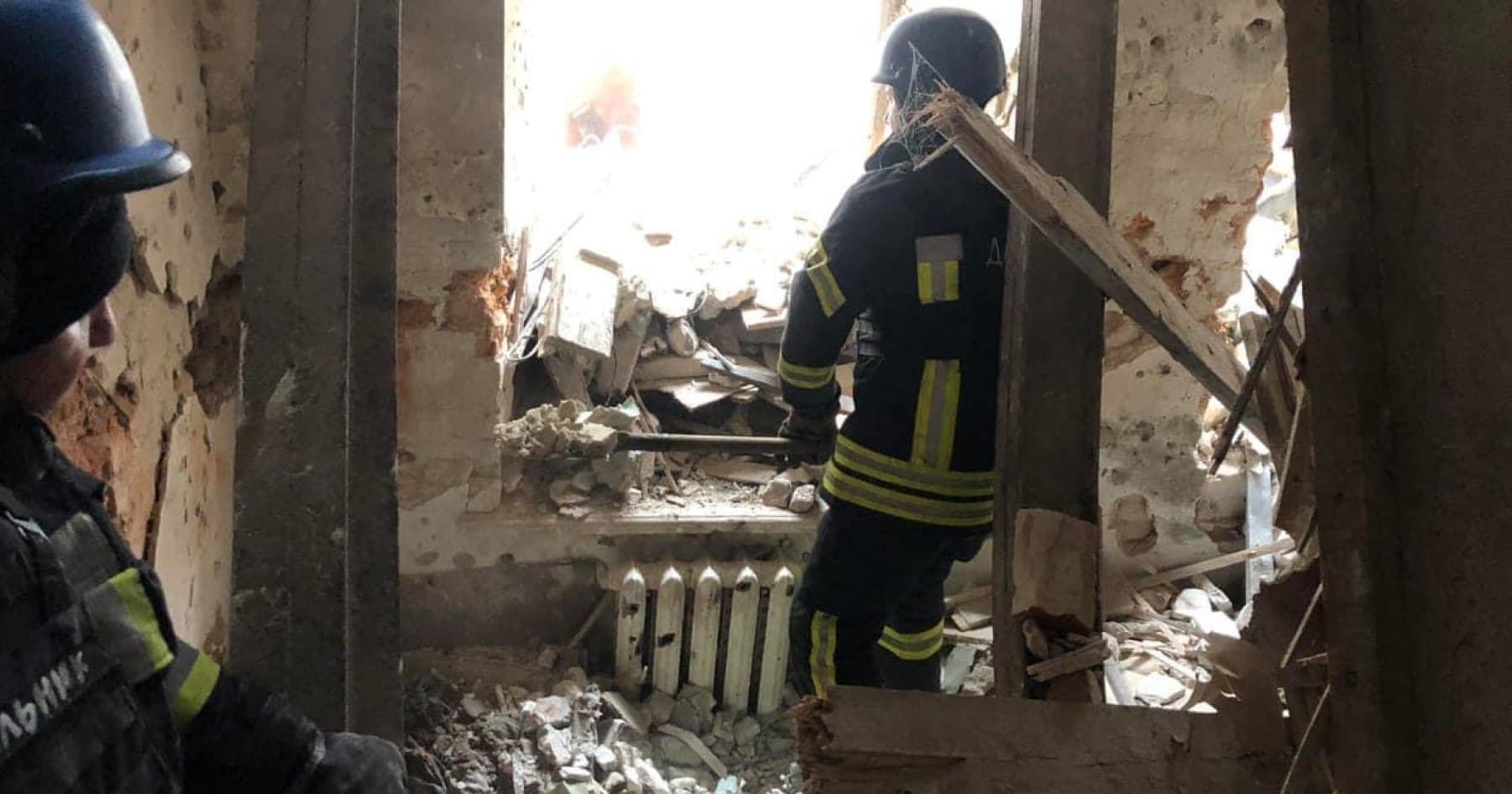 In the Donetsk region, the body of a person who died as a result of Russian shelling was removed from the rubble of the Sviatohirsk Lavra