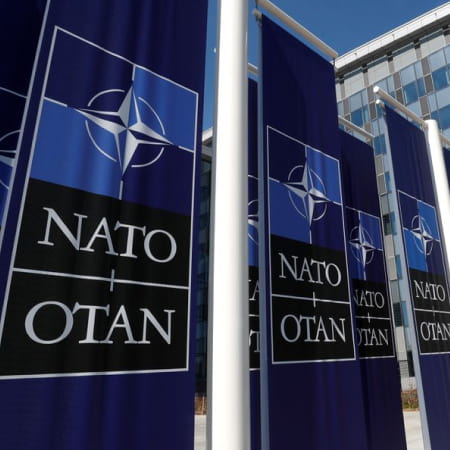 НАТО закликало Росію продовжити «зернову угоду» з Україною