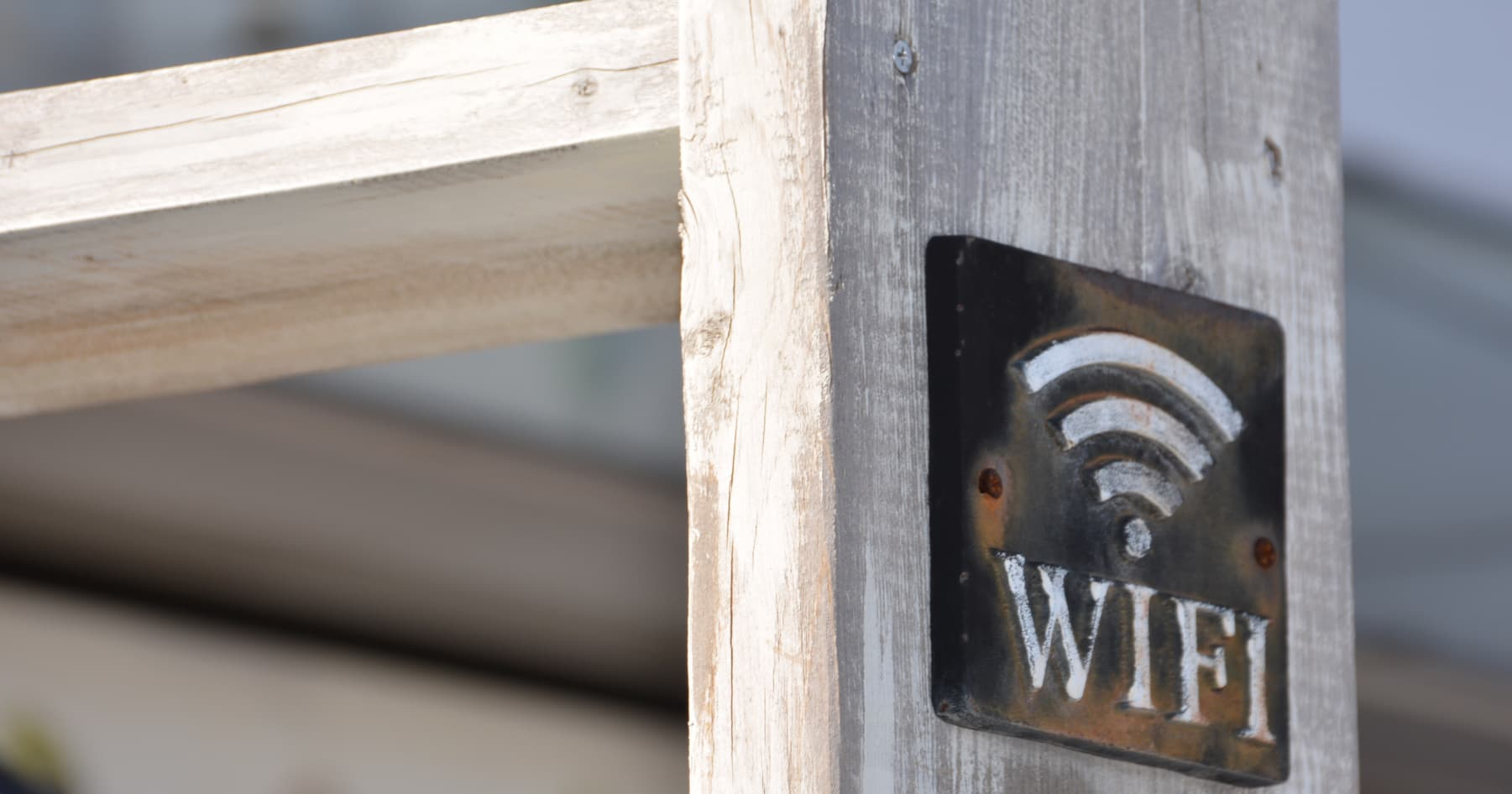 Мінцифри створить в Україні публічні точки Wi-Fi, щоб забезпечити зв'язок на випадок відключень електроенергії