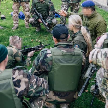 Норвезькі інструктори навчають десять тисяч українських військових у Британії