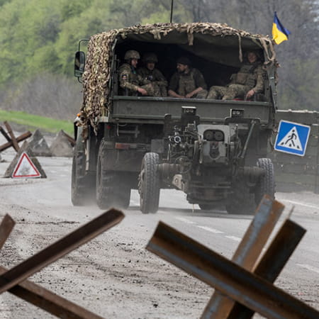 Росіяни намагаються встановити контроль над трасою, що з’єднує Донецьк та Харків — британська розвідка