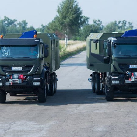 The "Come Back Alive" Foundation handed over two HMMWVs to the Armed Forces of Ukraine