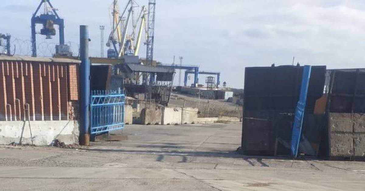 Російські кораблі з вантажем військового призначення зайшли у Маріупольський порт — радник мера міста
