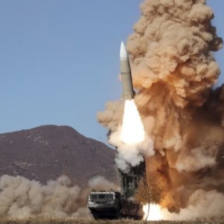 КНДР запустила чергову балістичну ракету в бік Японського моря
