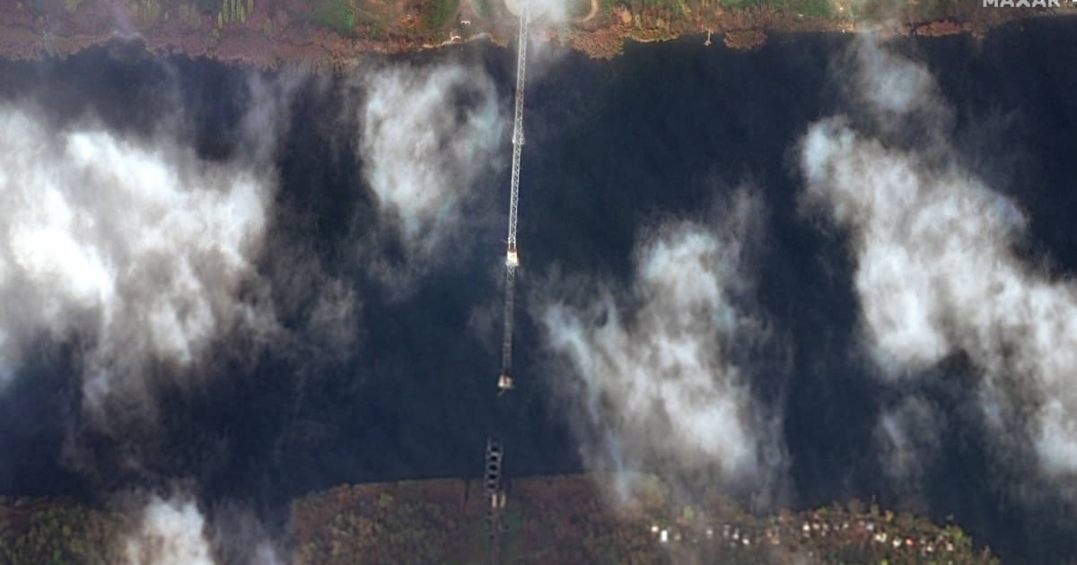У мережі оприлюднили супутникові знімки підірваних мостів на Херсонщині