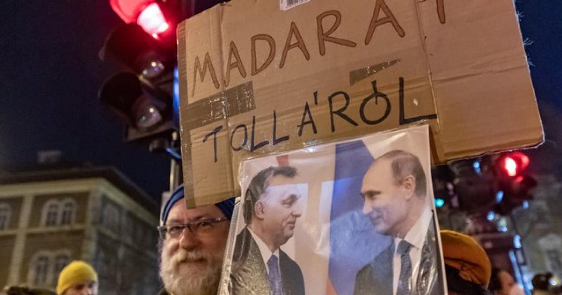 Більшість угорців незадоволені проросійською політикою Орбана