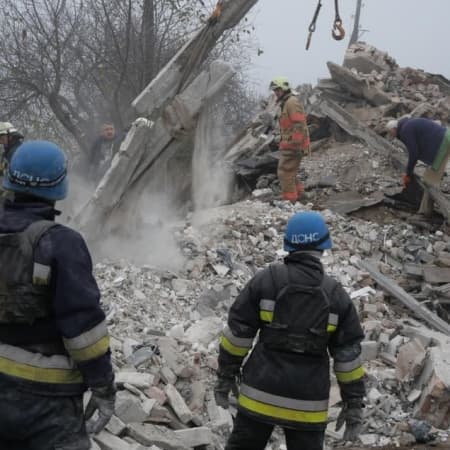 У Запорізькій області рятувальники дістали з-під завалів тіла шести загиблих