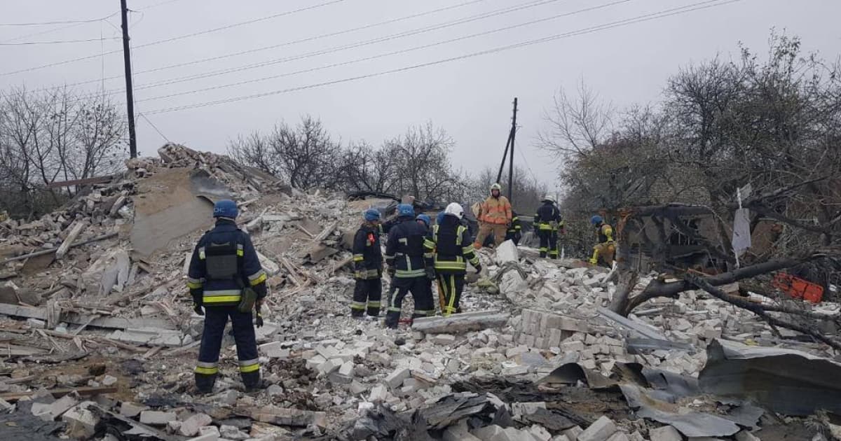 Кількість загиблих унаслідок ракетного удару по житловому будинку у Вільнянську зросла до дев'яти осіб