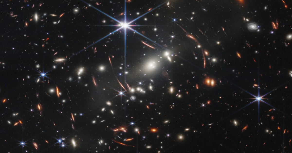 NASA опублікувало перше фото з космічного телескопа «James Webb»
