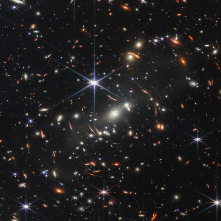 NASA опублікувало перше фото з космічного телескопа «James Webb»