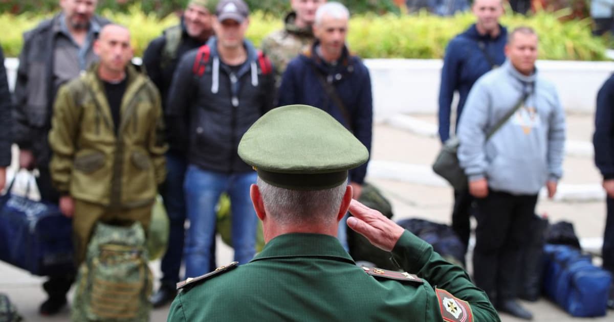 In the temporarily occupied Crimea Russians again massively deliver summonses