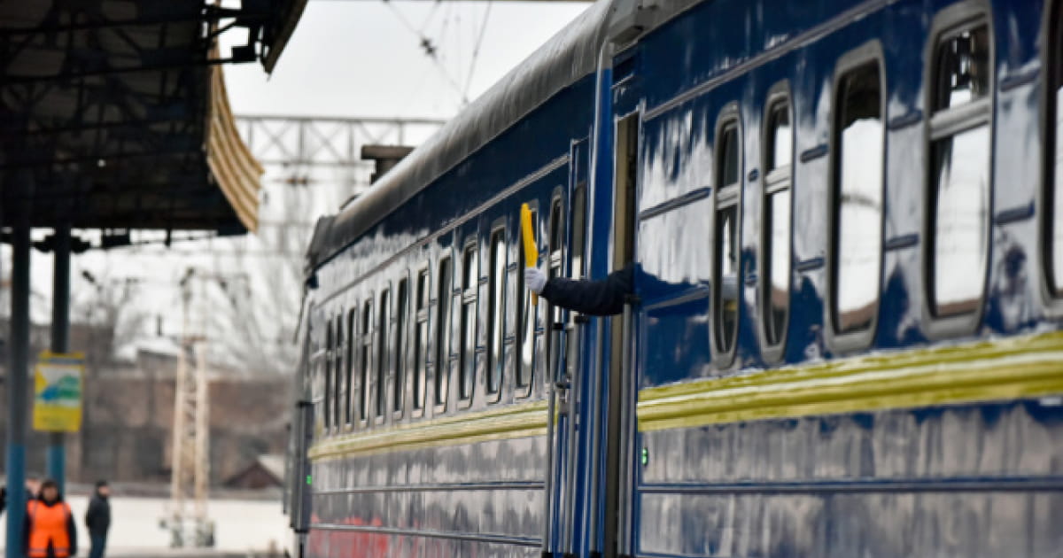 "Ukrzaliznytsia" still operates, but due to power outage, 81 trains are delayed for more than an hour