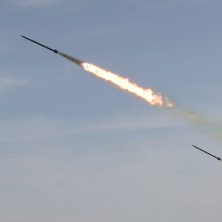 Росія, ймовірно, обстрілює Україну ядерними ракетами, з яких зняли ядерні боєголовки — британська розвідка