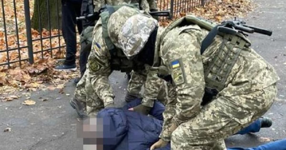 СБУ затримала агента ФСБ, який знімав на прихований відеореєстратор позиції Сил оборони