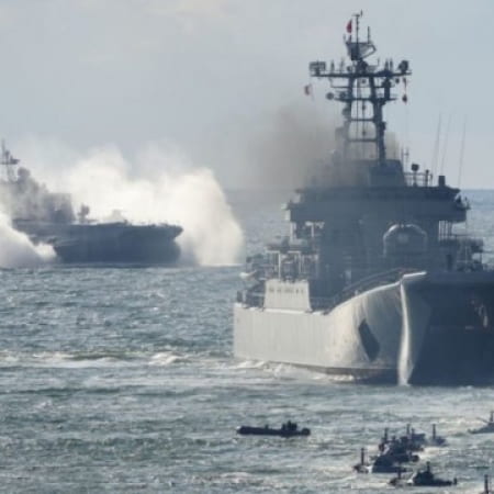 Армія РФ вперше за тривалий час вивела в Чорне море ракетоносії